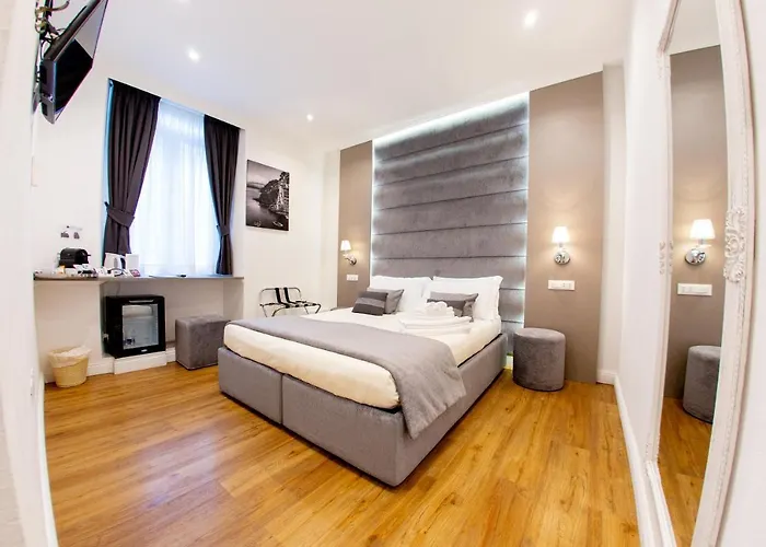 招待所 阿特姆斯菲旅馆 - 拉斯佩齐亚渔村 4*